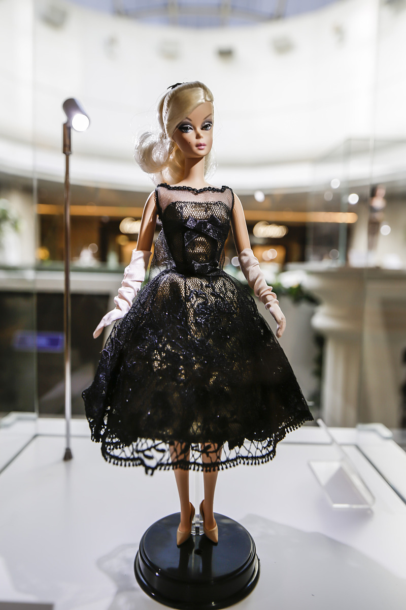 瑞克-娃娃biz：虚构的娃娃公司名称