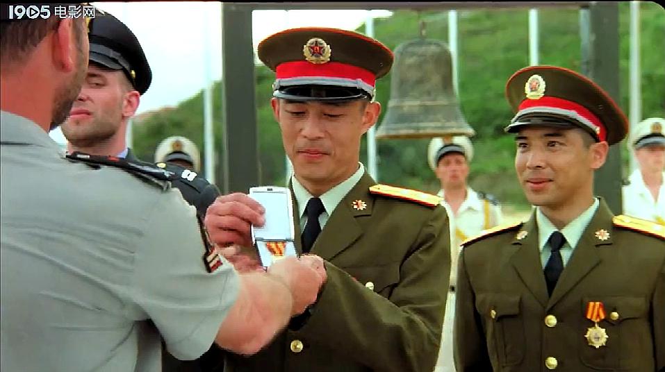[图]冲出亚马逊:中国军人被授予勇士勋章,其他国家只有羡慕的份