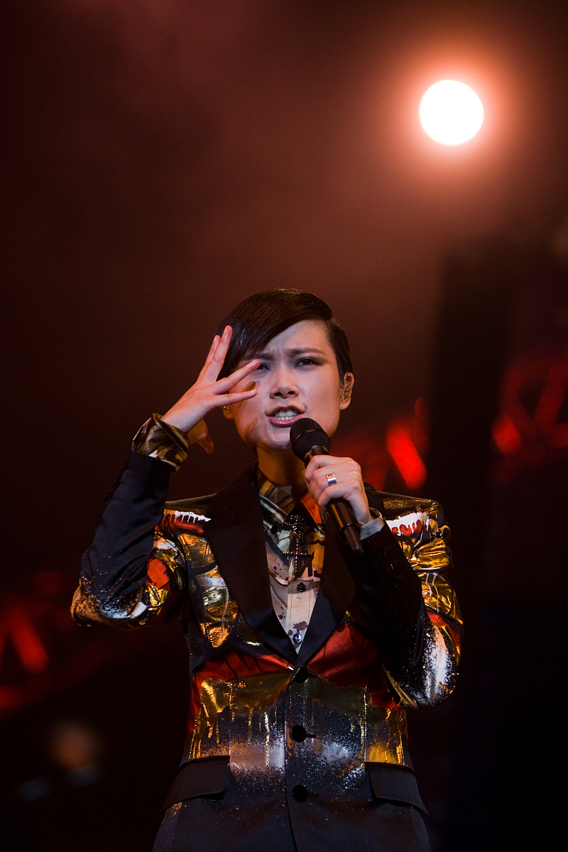 2012年10月20日,上海,李宇春的"疯狂世界巡演"上海站举行.***_***李宇