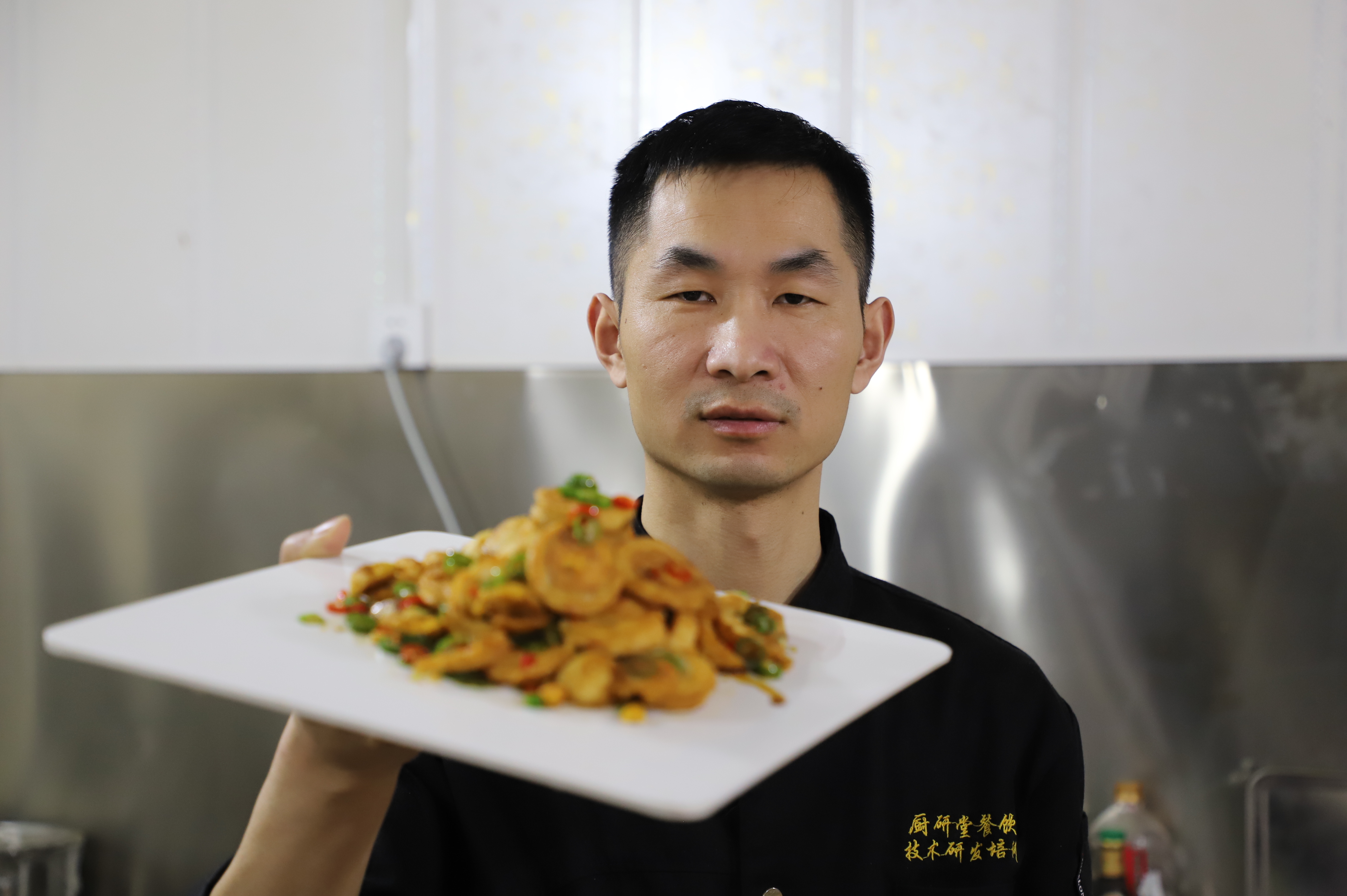 在饭店点菜率比较高一道土菜:回锅鸡蛋,大厨教你制作小窍门!