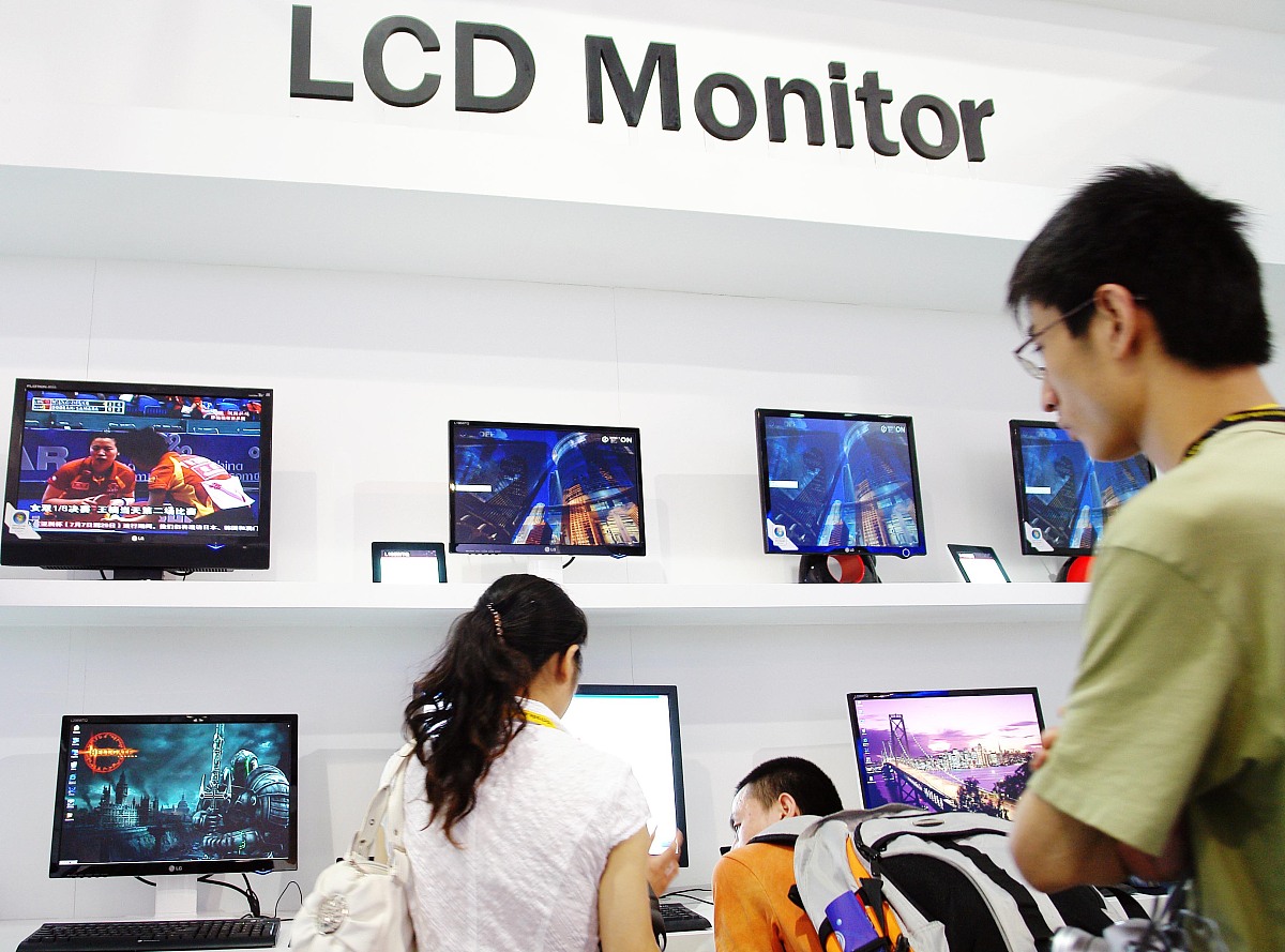 具体描述一下韩国电子显示器制造的现况和贸易运输情况