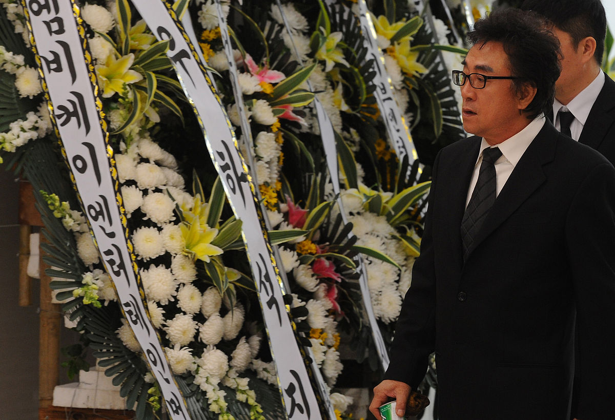 2014年11月16日,首尔,金慈玉罹患肺癌去世.