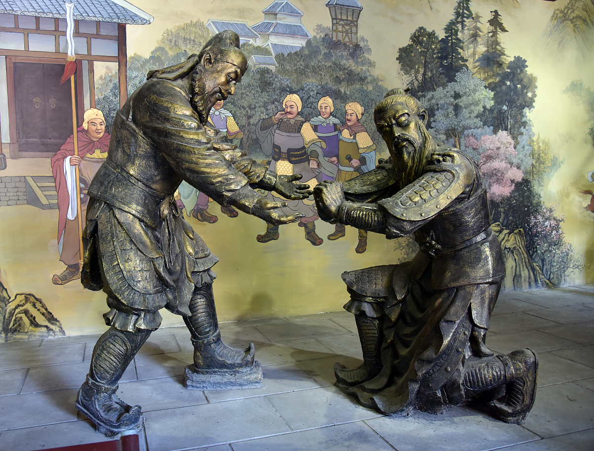 张飞和吕布的关系：同性之谊？