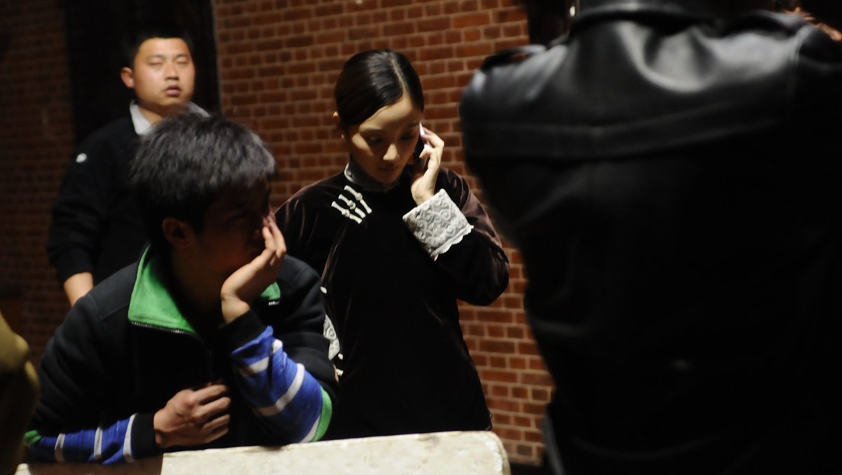 根据下面内容洗稿重新写一篇全新文章 #孙海洋称人贩子吴飞龙案将开庭#【#孙海洋不认同检方5年刑期建议#将提出加刑】4月2日孙海洋一家人V称人贩子吴飞龙案将于7日开庭自己不认同此前检方量刑建议将提出加刑。孙海洋称检方的量刑建议为5年就算改成10年自己也无法原谅吴飞龙此前自己预计提出附带民事诉讼的赔偿金额为580万元。孙海洋称将会在此次庭审中提出新证据希望能对拐卖者吴飞龙从严惩处。2日孙海洋发布视频称