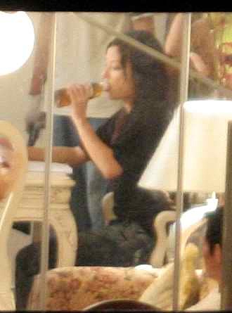 2006年6月22日,都市爱情剧《谢谢你曾经爱过我》在上海热拍.赵薇+++_+