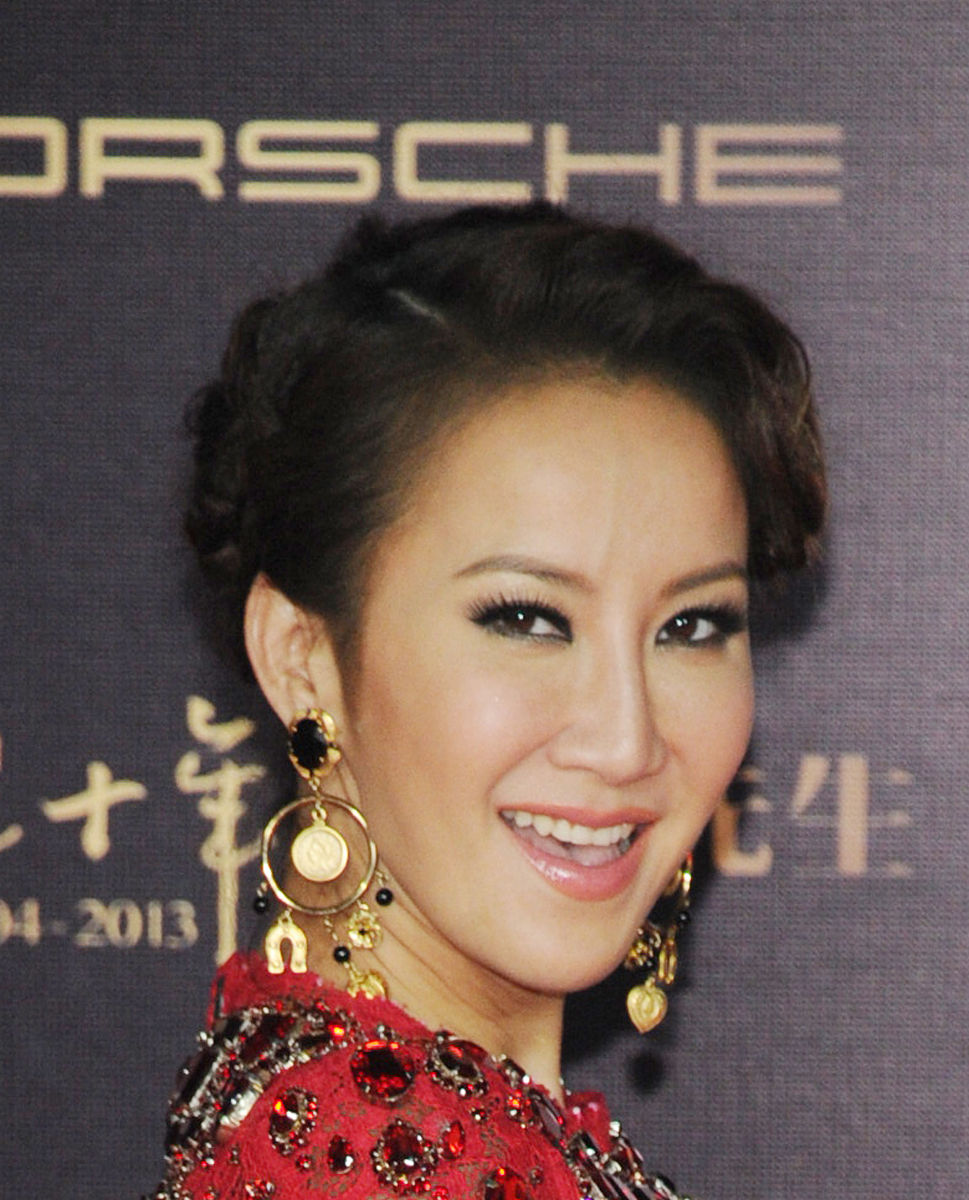 李玟：北大校花出身，华侨父母，成为音乐界新生代天后