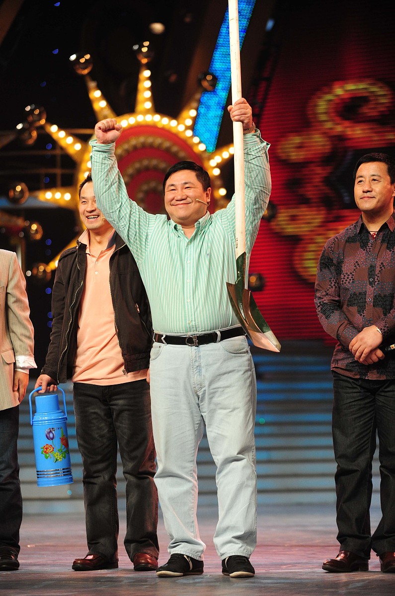 《村里村外》小说：谁是贯穿故事的灵魂人物？