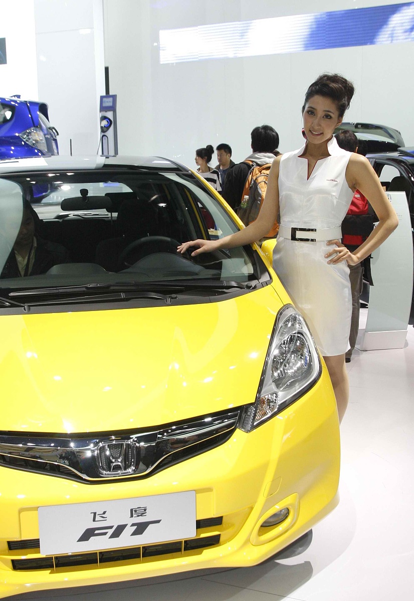 云南新兴职业学院热门专业推荐：餐饮、旅游、电子商务、汽车维修