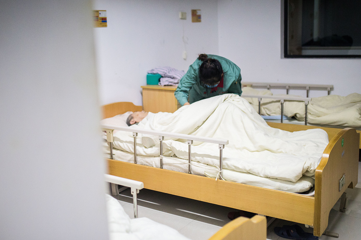 ***_***孟蕊是杭州残疾人托管中心内170名护理员中少有的90后,同事中