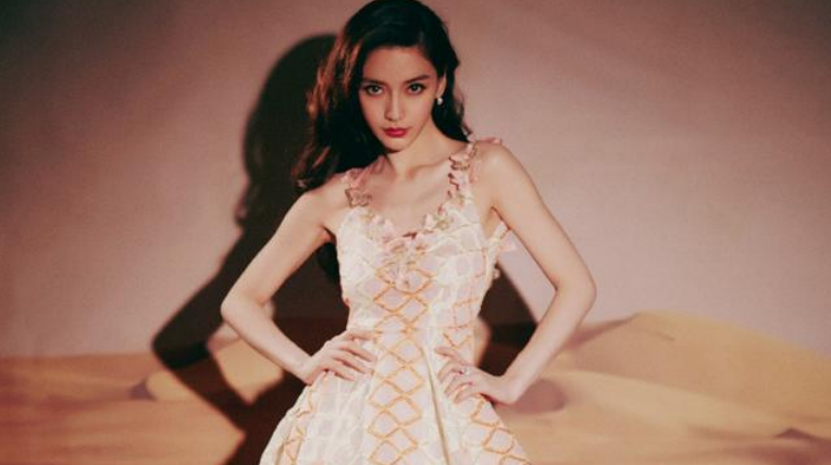 baby遭周冬雨调侃裙子是鱼鳞 询问:红烧还是清蒸呢?