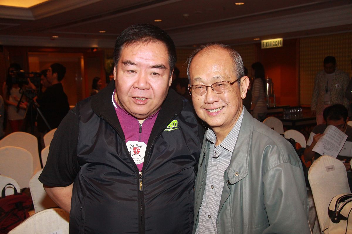 2010年12月3日,香港,香港演艺人协会"年度杰出表现奖"发布会.郑则仕++