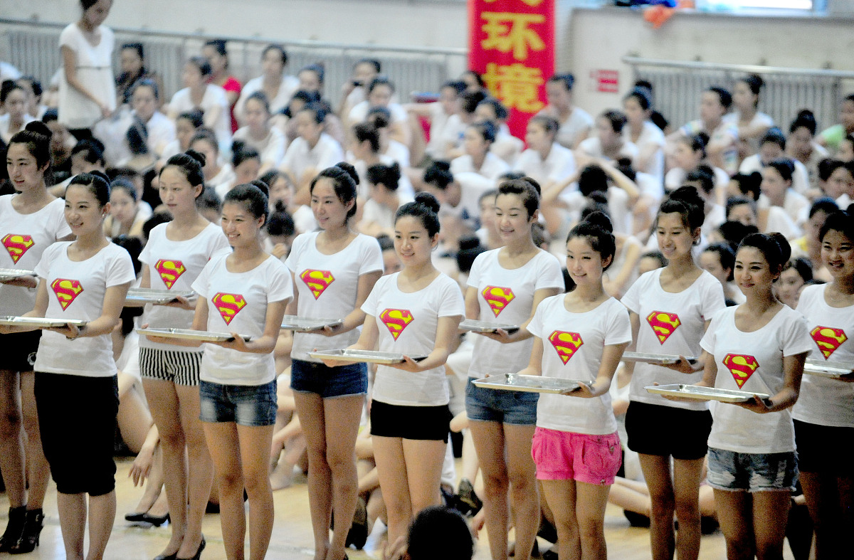 成都礼仪职业中学招生要求：入学条件及专业设置