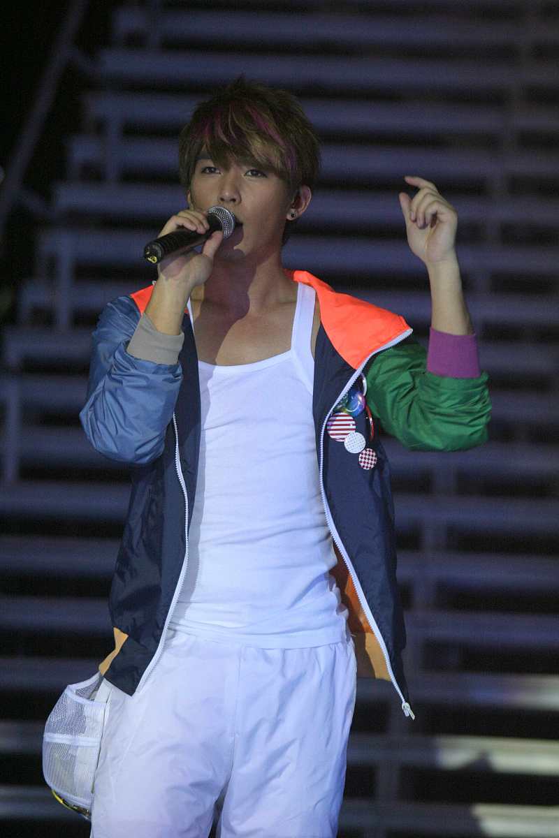 2009年4月11日,上海,飞轮海"想入飞飞世界巡回演唱会"在上海大舞台正
