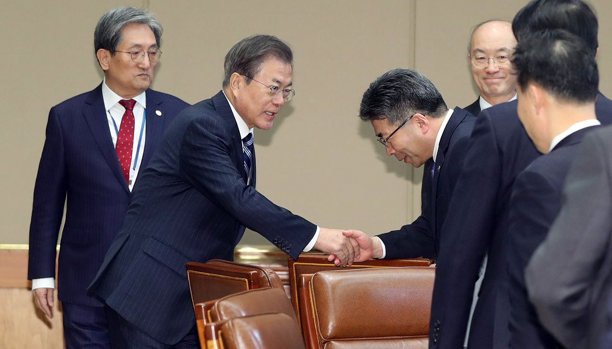 教师法治内容：法律常识、意识、责任、规范、思维、道德、教育、保护、实践