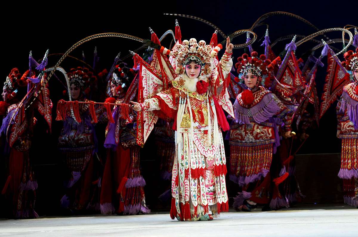 屠隆戏剧文学研究：起源、特点、表现手法及艺术价值