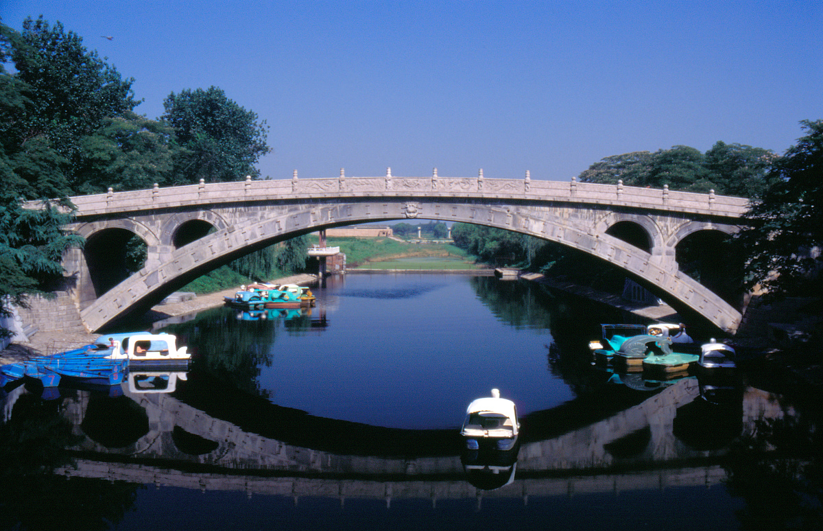 世界建桥史奇迹赵州桥的建造者是谁？