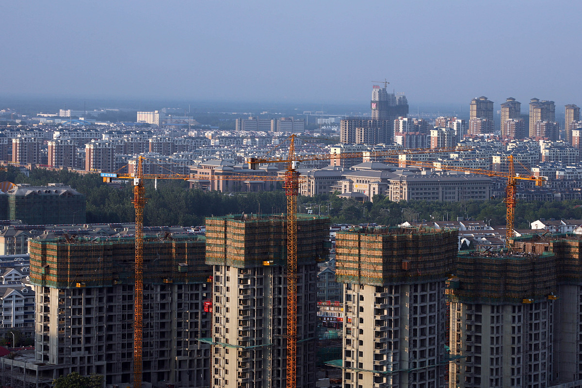 ***_***2015年7月29日,江苏淮安京杭大运河畔一处新建的房地产楼盘.
