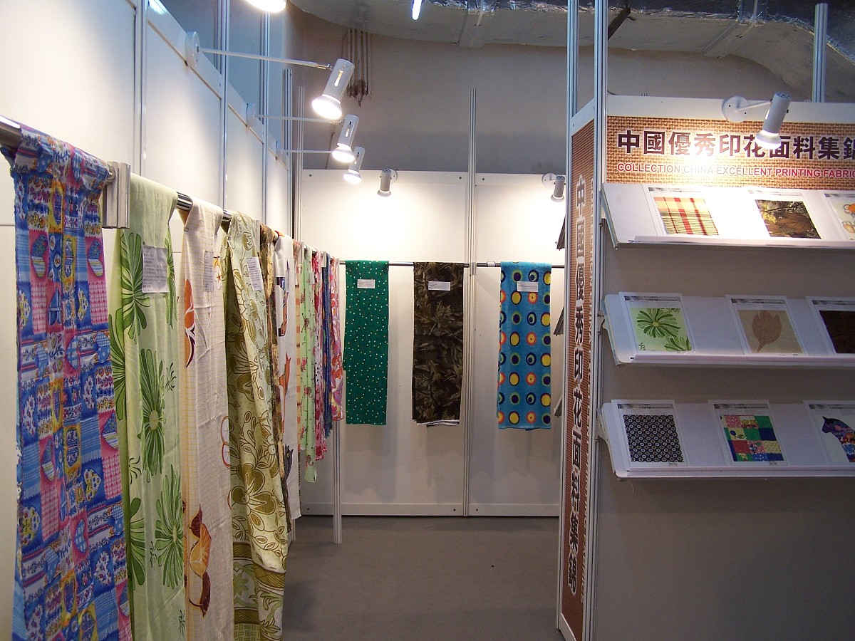 你现在要写论文《齐峰果业公司眉县猕猴桃产品营销策略优化研究》对 631可以加强与经销商的合作进行内容创作可以适当植入案例描写保证内容的合理性不要乱写：