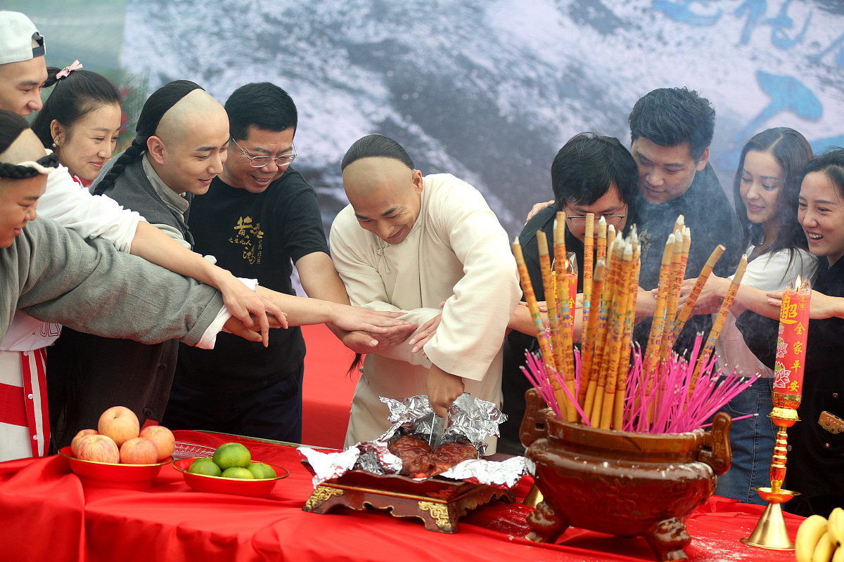 我要写一篇题目为批发商销售策划的毕业论文请你帮我写一下致谢部分