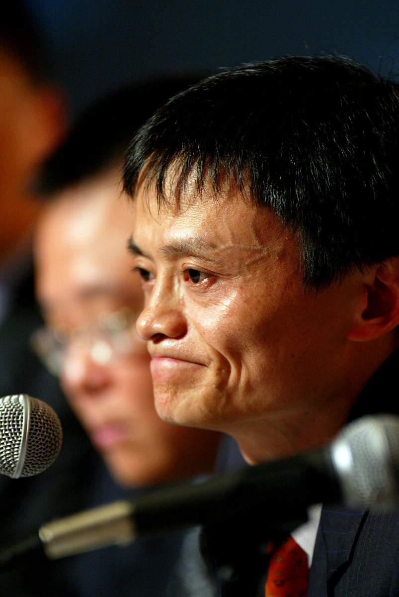 ***_***2005年8月11日,阿里巴巴收购雅虎中国新闻发布会在北京举行.马