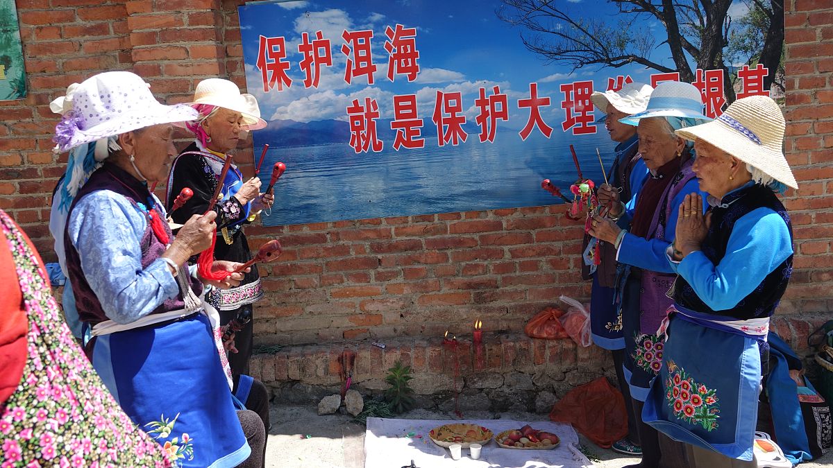 旅游开发对少数民族文化认同的影响：深度访谈与焦点小组研究
