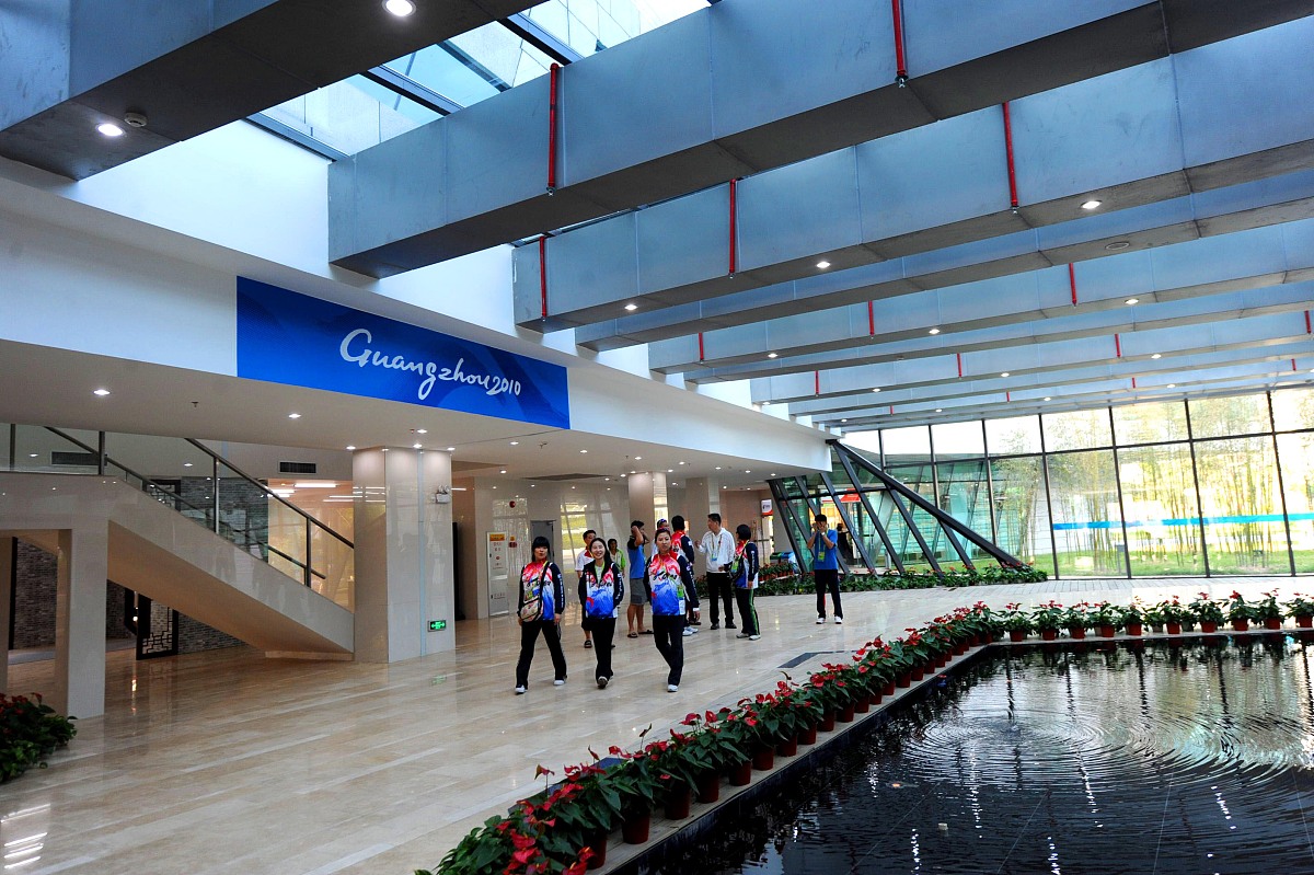 杭州亚运会作文模板：场馆设施、赛事组织与城市发展