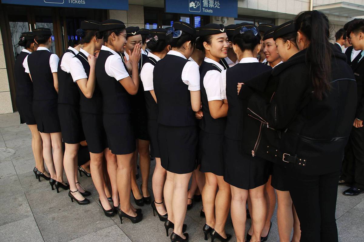 高铁学校男孩子选专业指南：热门专业推荐及就业前景