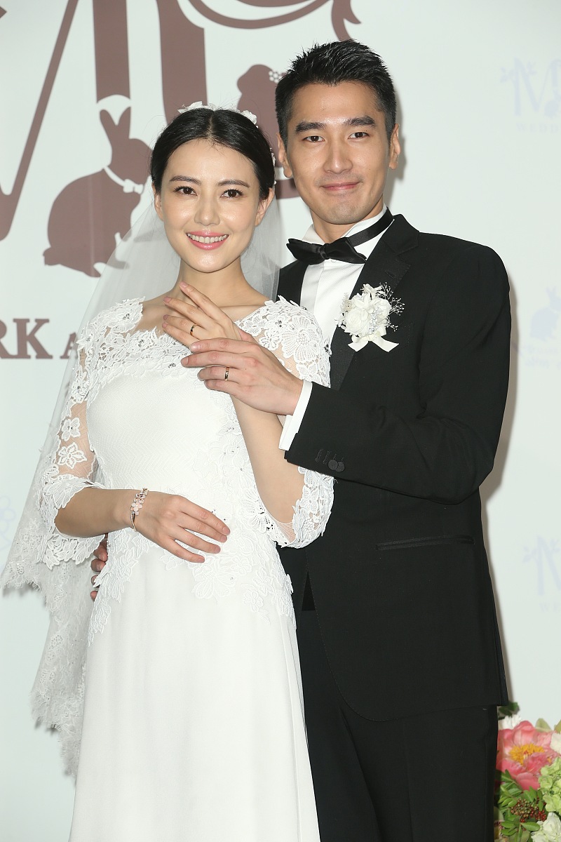 高圆圆结婚年龄：29岁，与赵又廷甜蜜完婚