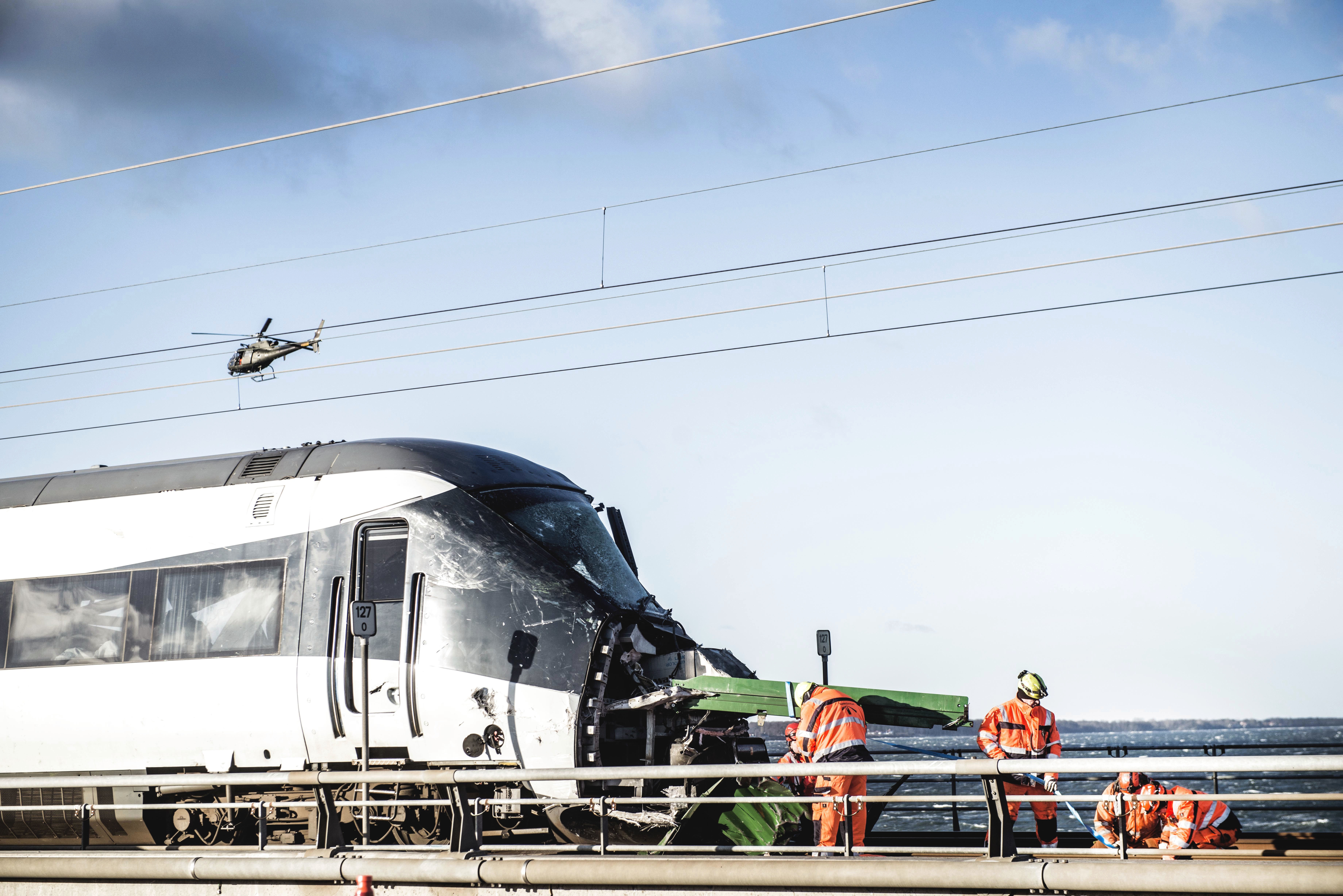 丹麦列车事故造成6死16伤