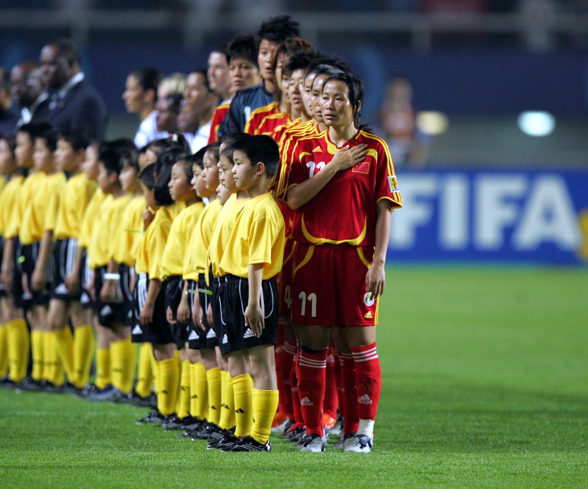 2007年4月21日,武汉,足球表演赛,中国国家女子足球队3-2战胜国际足联