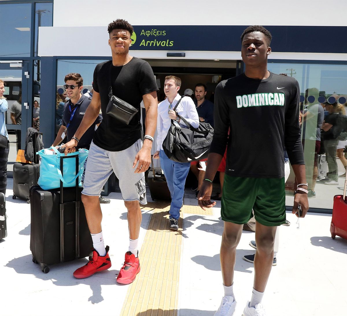 全球法定假日数量对比：美国、日本、中国、英国、德国、希腊