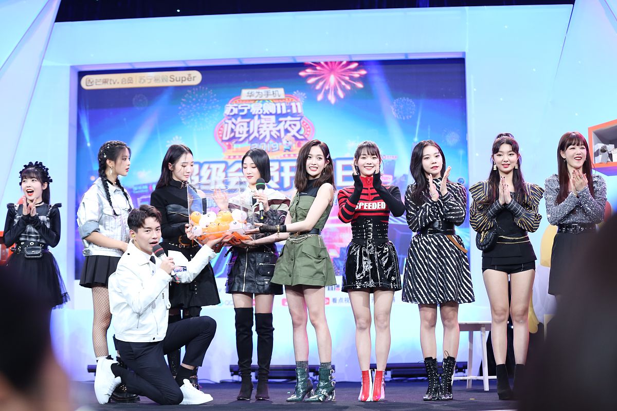 以综艺节目中的青春和校园文化为题写一篇1200字文章