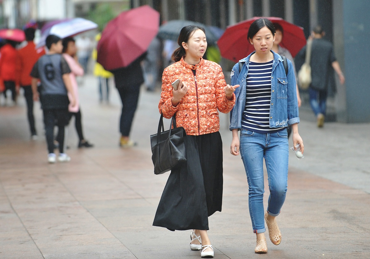 中国人冬天和夏天的穿衣哲学:能穿多少穿多少 中国人冬天和夏天的穿衣哲学:能穿多少穿多少