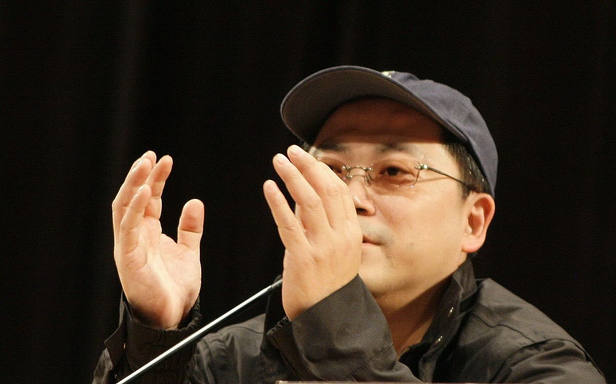 先看电影还是先看书这取决于个人的喜好和时间安排。如果你喜欢看电影那么可以先看电影然后再去看书以便更深入地了解故事情节和角色发展。如果你喜欢阅读那么可以先看书然后再看电影以便更好地理解电影的改编和表现。如果你有足够的时间最好先看书因为书通常比电影更详细和丰富。探讨如果你对一个故事或主题非常感兴趣那么最好先看书。因为书通常能够提供更多的细节和深度让你更好地理解和欣赏故事。而电影则往往需要在有限的时间内