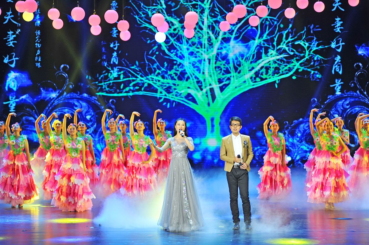 请你写一篇廉心文语校园征文。请结合思想、工作、学习、生活实际题材以诗歌、散文、随笔、信件等为主弘扬廉洁教风、廉洁学风和廉洁家风。要求传递清正廉洁的理想信念、价值理念、优良传统除诗歌外文章字数3000字左右。