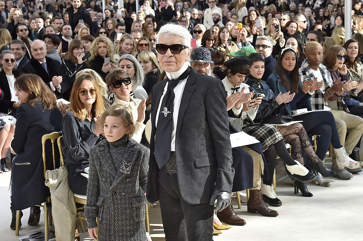 karl lagerfeld去世:老佛爷11岁教子有望继承上亿遗产   多次牵手谢幕