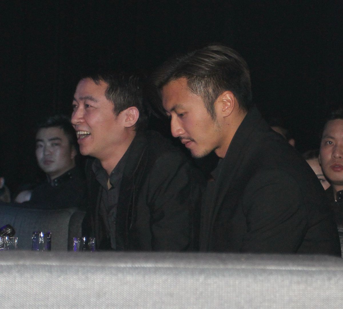 梁朝伟主演的监狱电影：揭露真相的记者