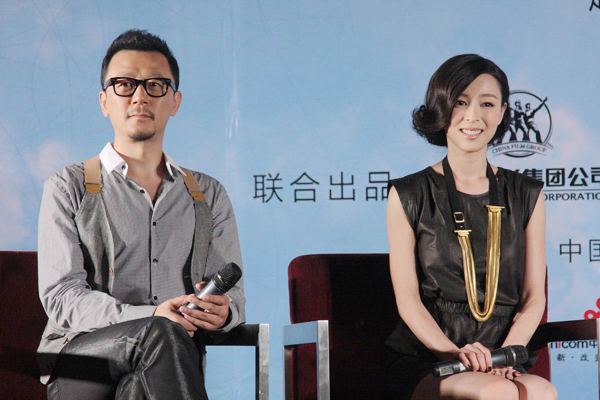 2010年7月22日,北京,电影《万有引力》关机仪式.***_***郭涛,张静初++