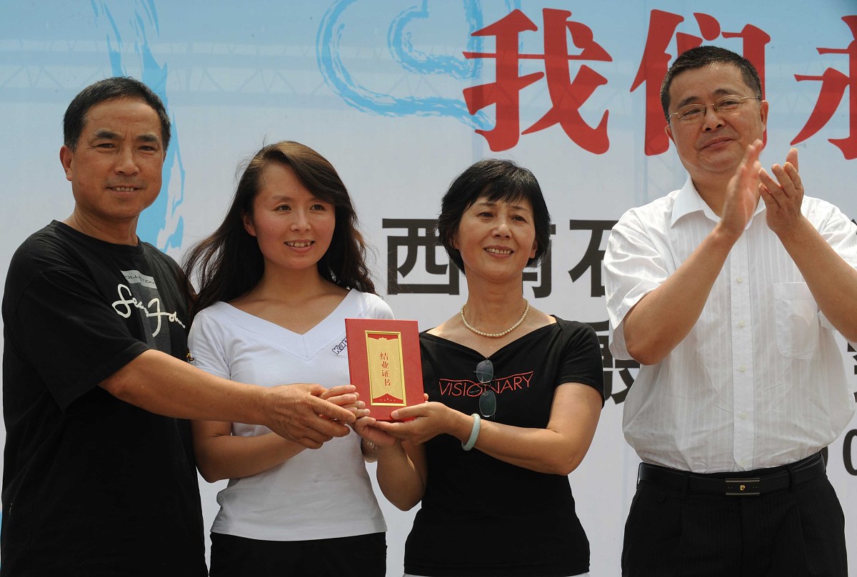 论文答辩指导：程序、材料、演讲技巧、学术道德和反馈建议