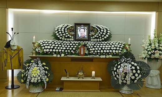 2015年7月10日讯,,韩国著名电台节目主持人金光韩7月9日晚因心脏麻痹