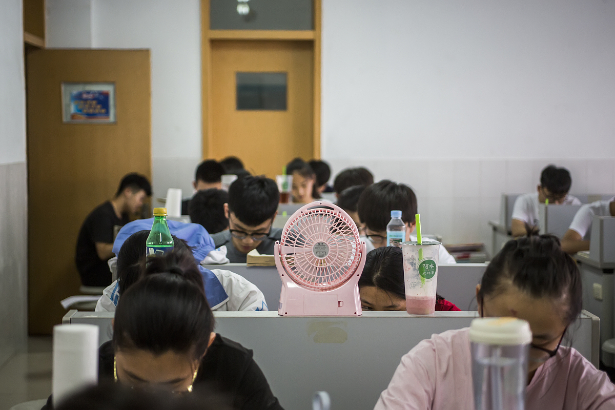 成都初中生学电子商务：前景、学校及个人评估