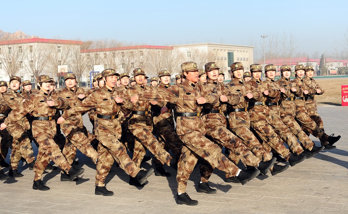 军训感想：600字左右的三篇自我总结，让你轻松应对军训感悟写作