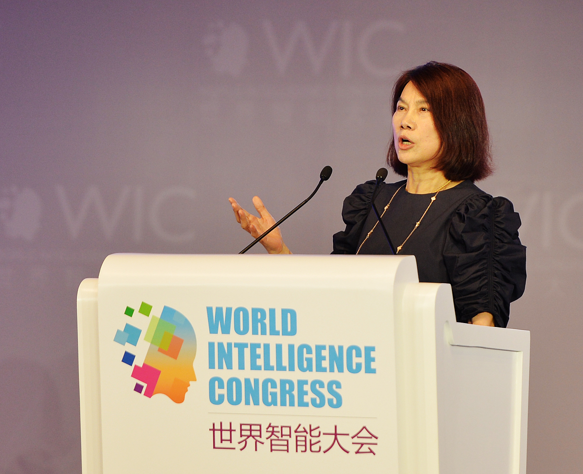 阅读《普利策传：一代新闻大亨的传奇人生》詹姆斯莫瑞斯：浙江人民出版社2015年4月版说说个人借助时代机遇成就自己的新闻理想意义写一段话