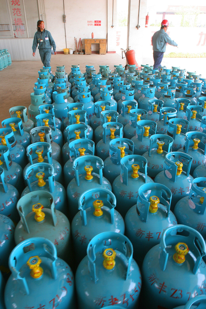 氧气瓶和乙炔气瓶颜色区分：安全使用关键