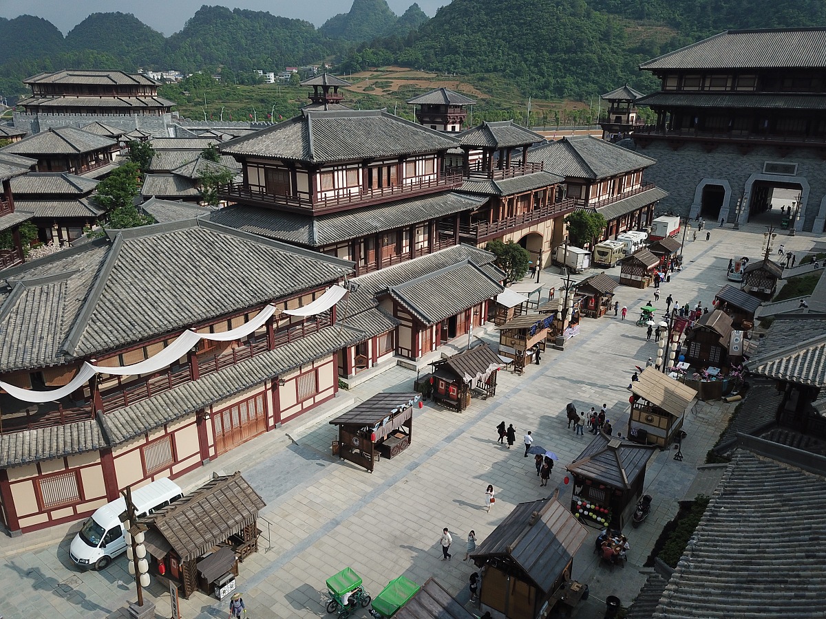 古代武侠城镇：江湖气息浓厚的繁华之地