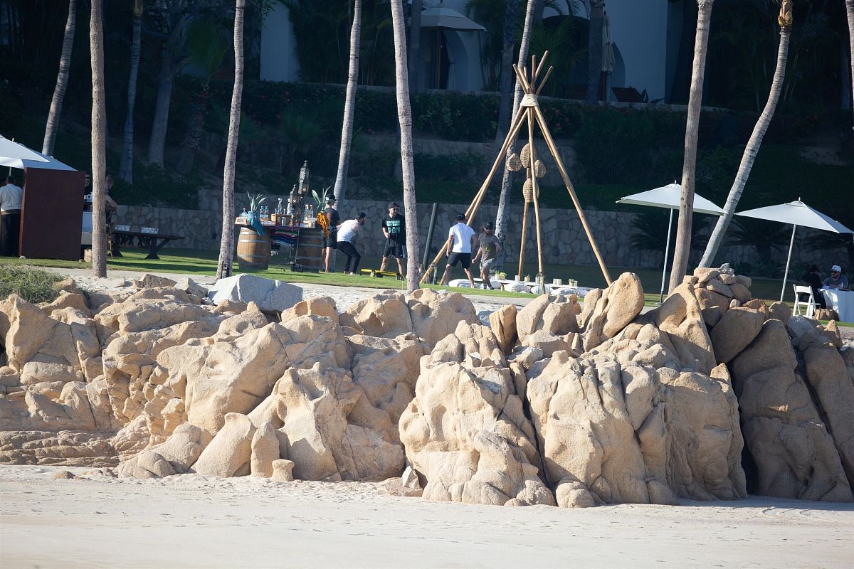 a lot of 和 lots of 区别