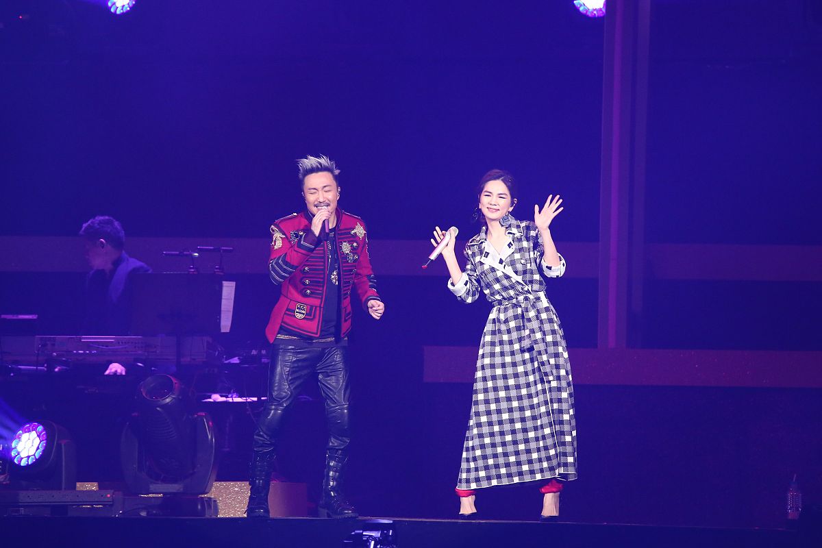 2017年12月23日,台湾,郑中基举办play it again<strong>世界</strong>巡迴演唱会.
