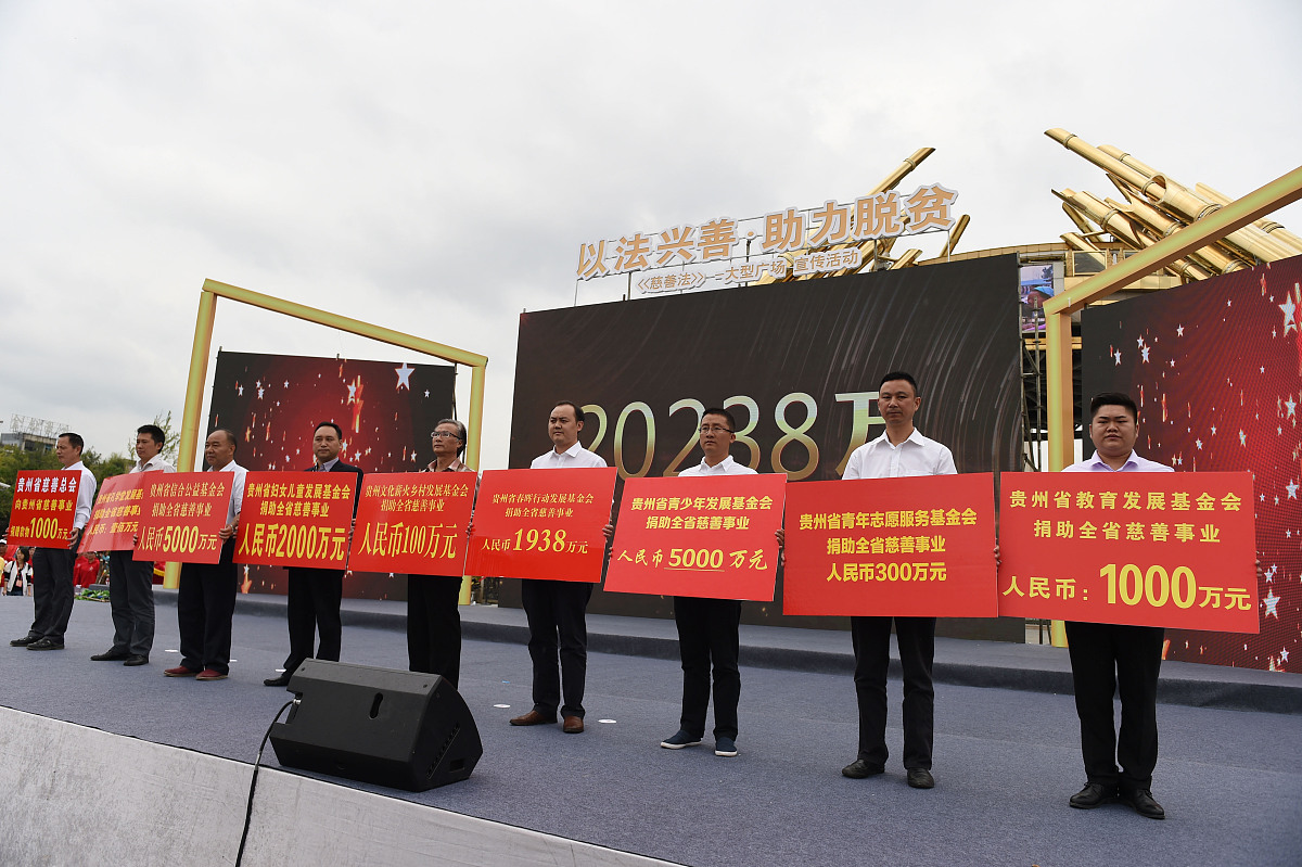 镇政府祝贺辖区企业车间封顶大吉，携手共创美好明天！