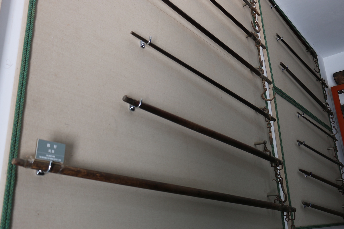 翻式卷帘门导轨在哪里