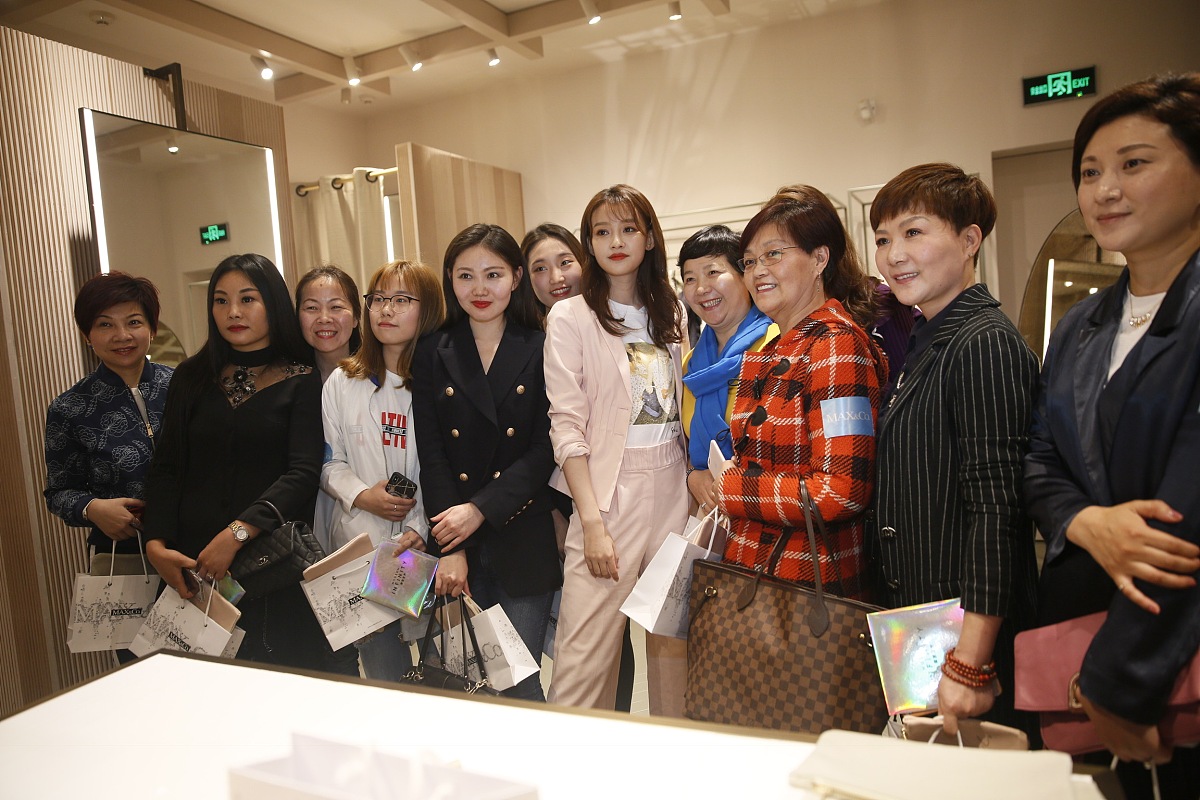 我院师生参加YESLAB广州分公司明星学员就业分享